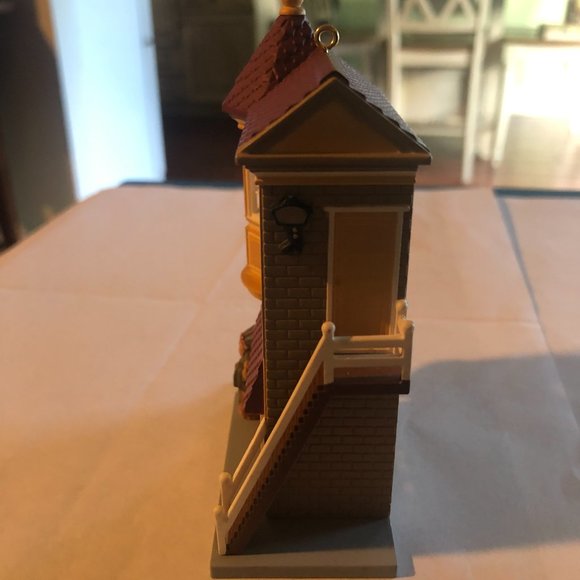 Hallmark 1994 Neighborhood Drugstore Nostalgic Houses Srs Christmas Ornament - Picture 4 of 5